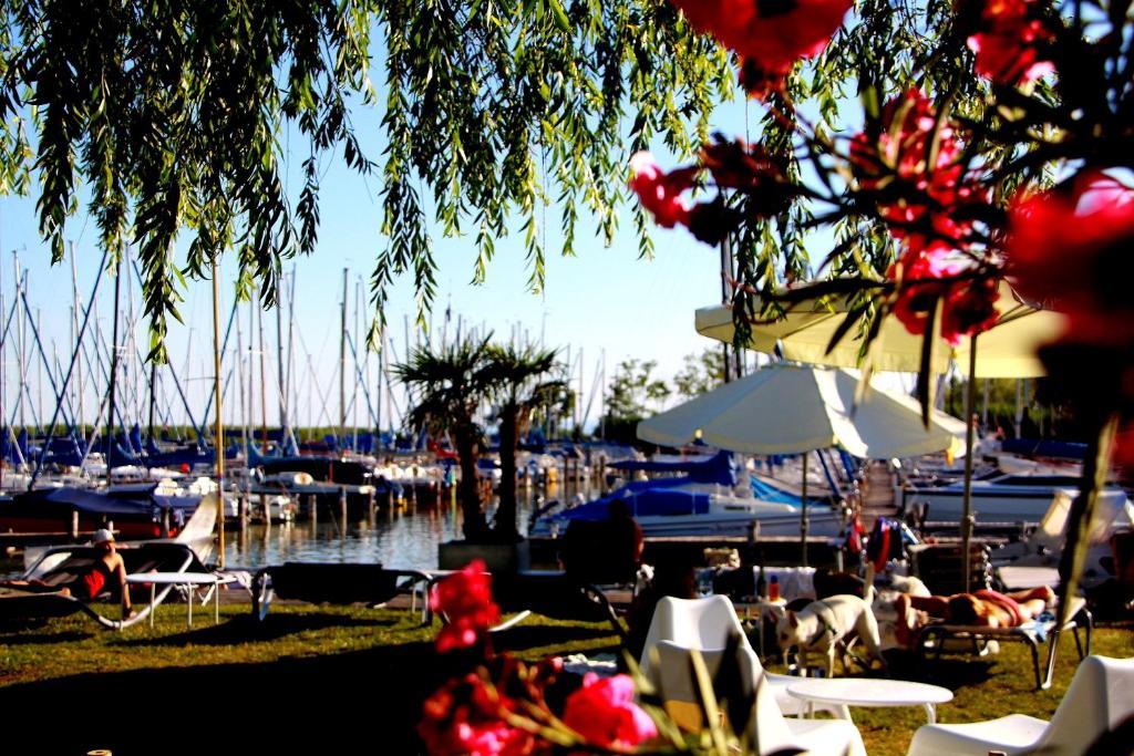 Hoteldorf Seepark Weiden Weiden am See Exteriér fotografie